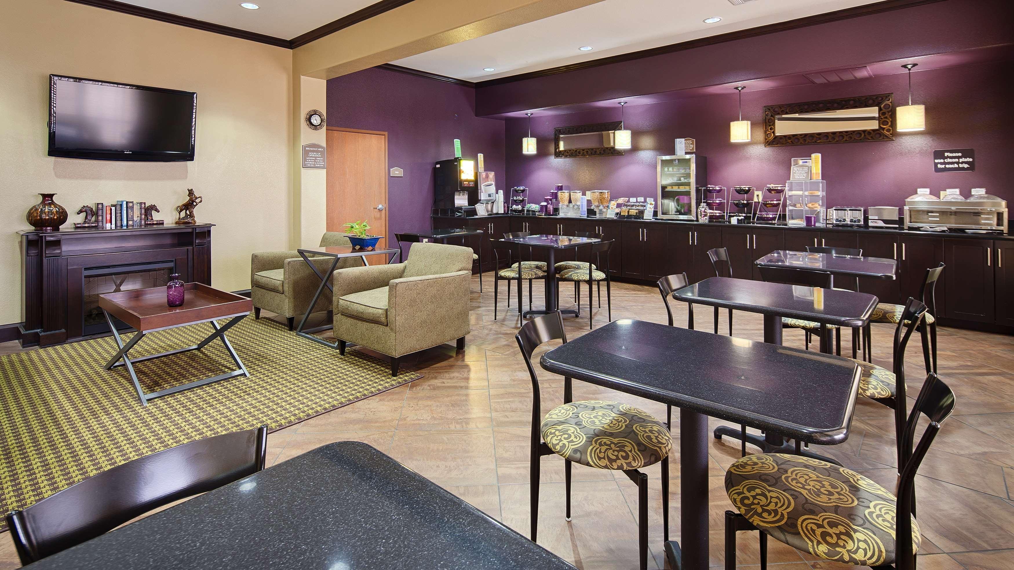 Best Western Giddings Inn & Suites Exteriör bild
